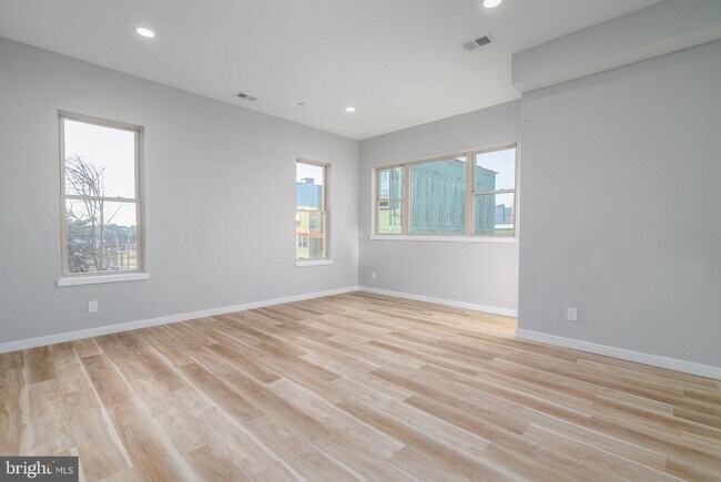 Building Photo - 1220 S 27th St