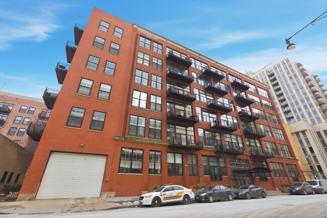 Foto del edificio - 525 W Superior St