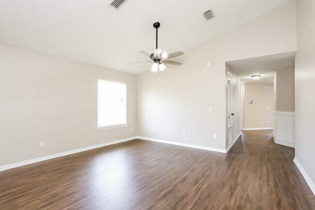 Building Photo - 2831 Taylor Hill Dr