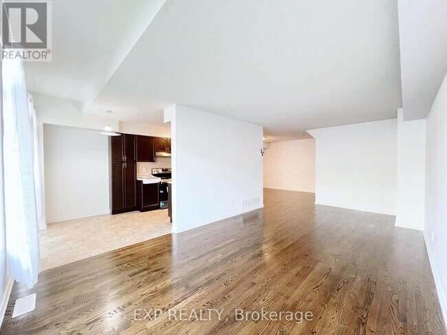 Building Photo - 375 Rolling Meadow Crescent