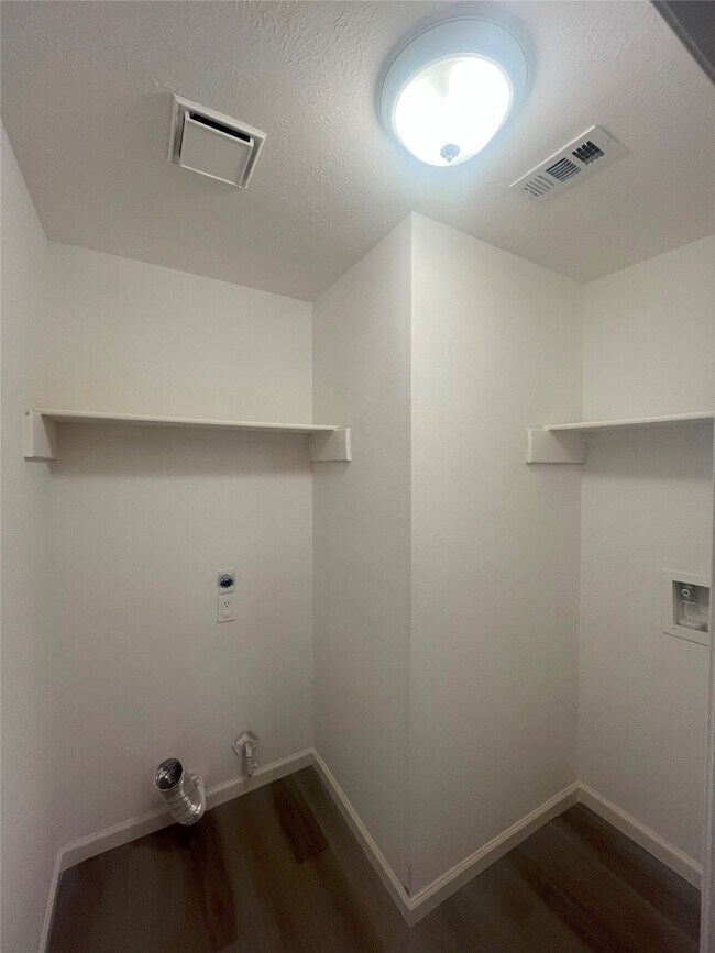Building Photo - 8202 Alabaster Dr