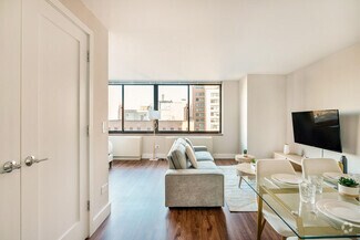 Building Photo - 175 E 96th St