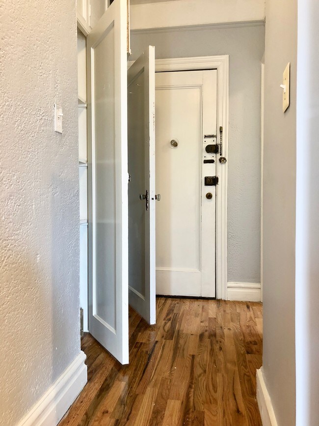 Foto del edificio - 971 E 34th St