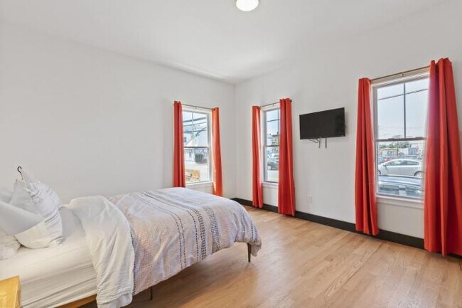 Foto del edificio - 3 bedroom in Boston MA 02128