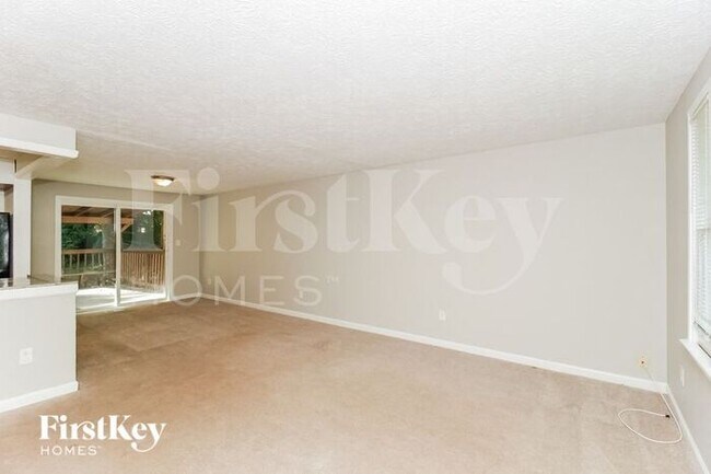 Building Photo - 330 Hembree Forest Cir