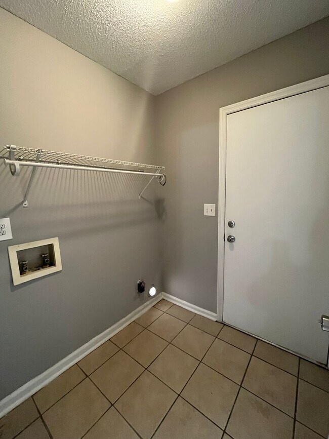 Foto del edificio - Great 3 bedroom brick ranch in Ladson!