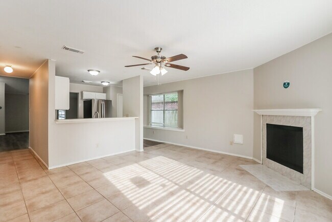 Foto del edificio - 1034 Canterbury Dr