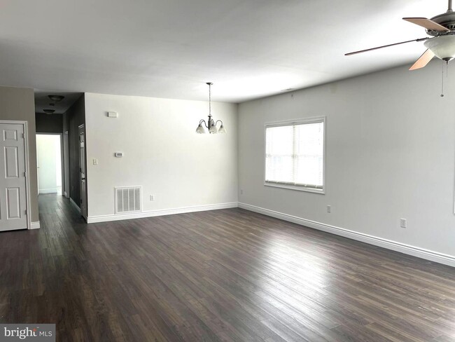 Building Photo - 14223 Shelby Cir
