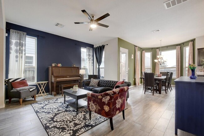 Foto del edificio - 5321 Daimler Dr