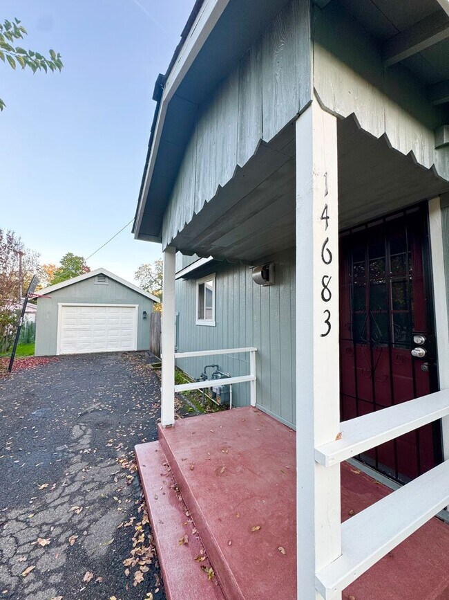 Foto del edificio - Spacious Country Home w/ HUGE SHOP!