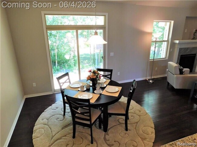 Foto del edificio - 20955 Oak Ridge Dr