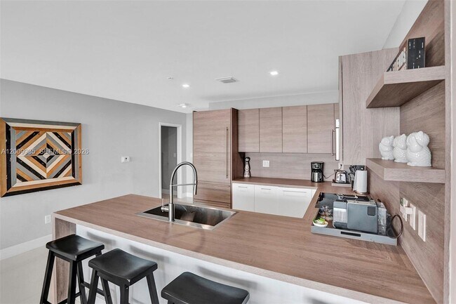 Foto del edificio - 400 Sunny Isles Blvd