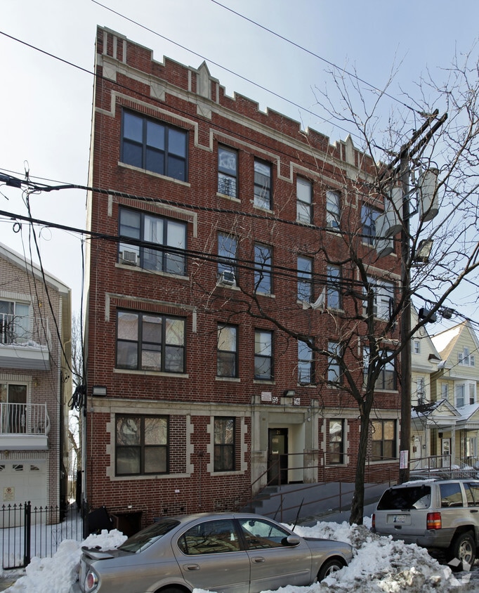 Primary Photo - 21 Lexington Ave