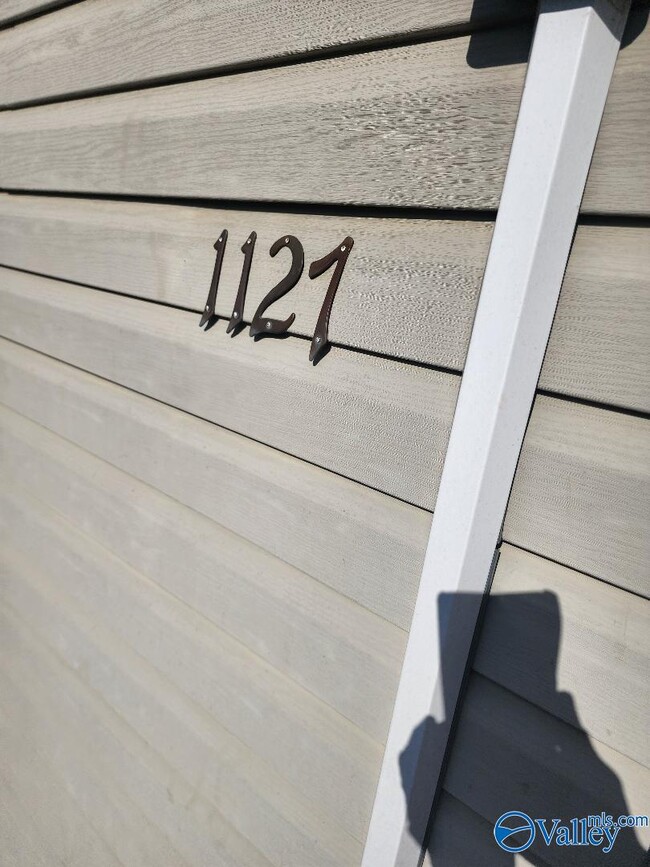 Building Photo - 1127 Stones Throw Dr NW