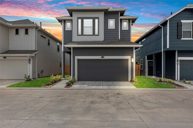 Building Photo - 11908 Briarwood Hill Way