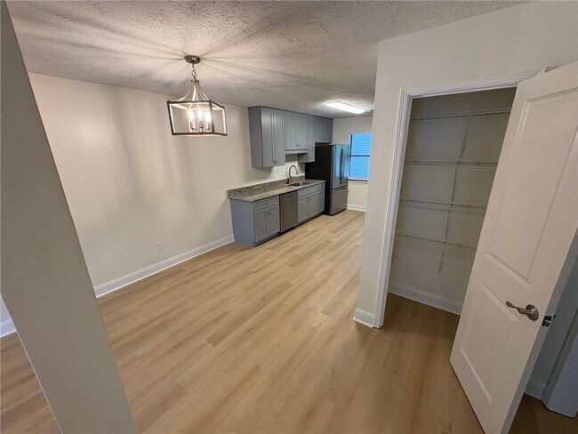 Foto del edificio - 225 Kimberly Way SW