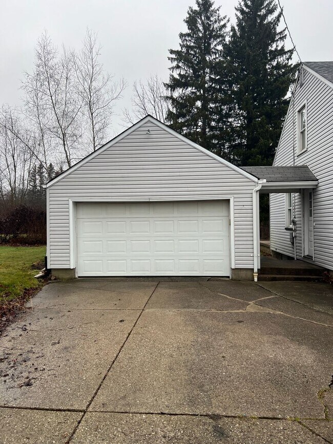 Foto del edificio - 1914 Churchill Rd