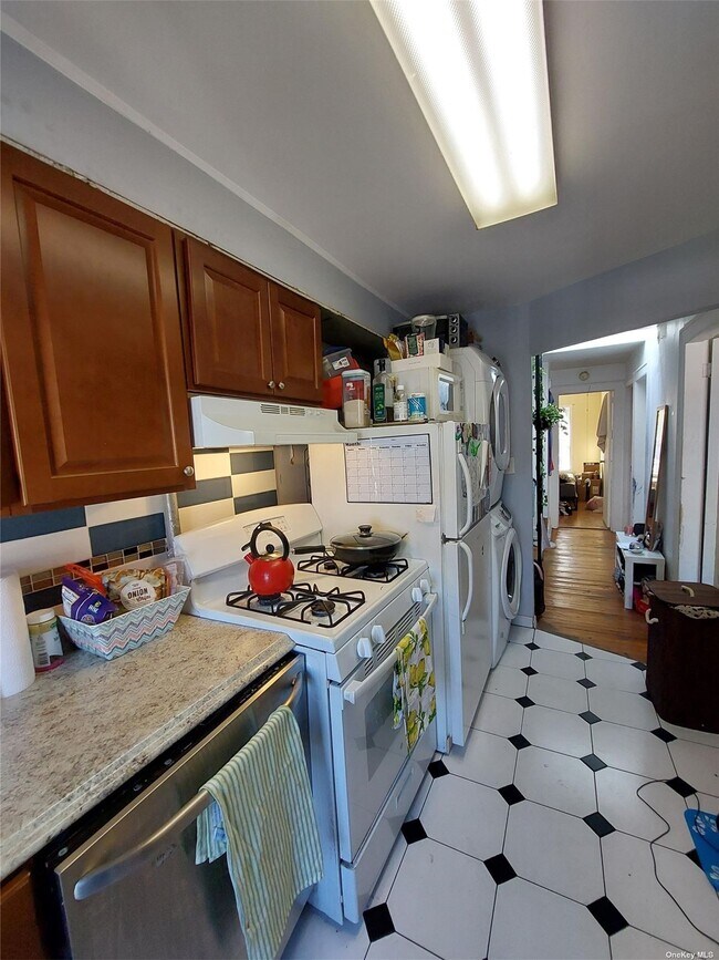 Building Photo - 19-15 23rd Ave
