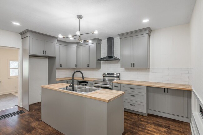 Foto del edificio - 5909 Holmes St
