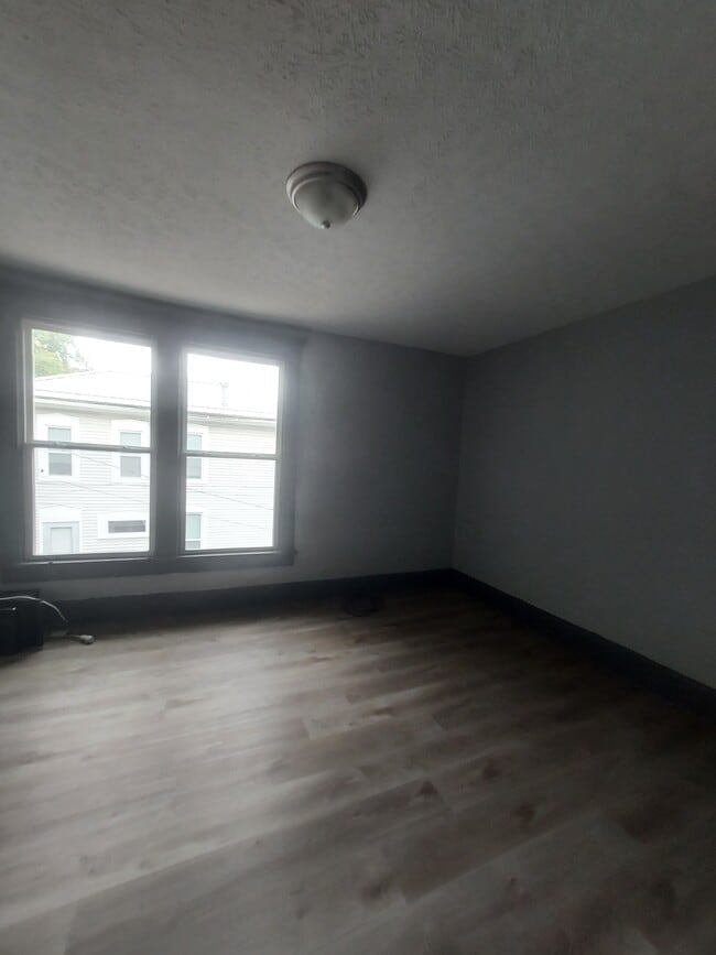 Building Photo - 279 Hudson Ave