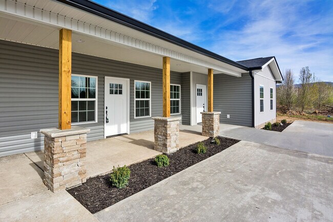 Building Photo - 33 Michigan Ln