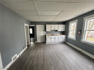 Building Photo - 10304 Shale Ave