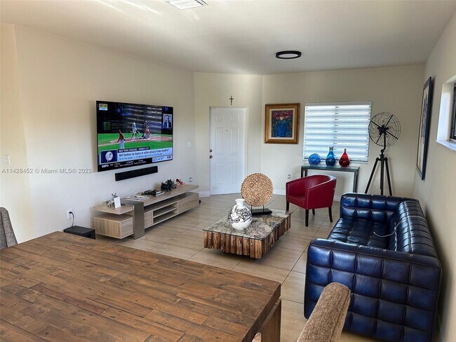 Foto del edificio - 1053 SW 29th Ct