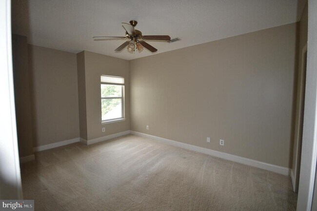 Building Photo - 13058 Autumn Woods Way