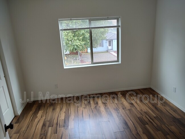Foto del edificio - 6205 N Astor St