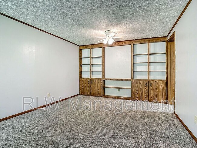 Foto del edificio - 611 Mt Homer Rd