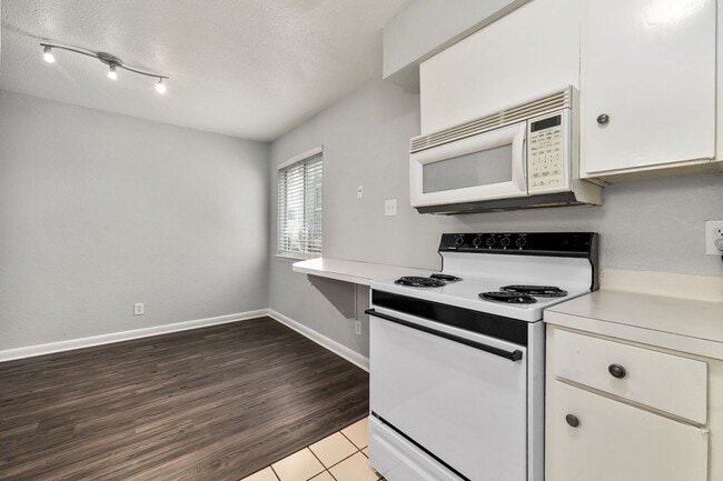 Foto del edificio - Great for Roommates!
