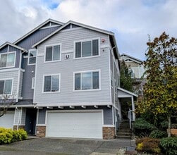 Building Photo - 15720 Manor Way