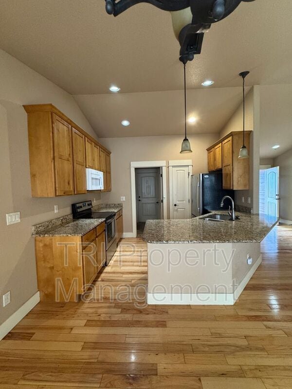 Building Photo - 4249 Woodlake Ln