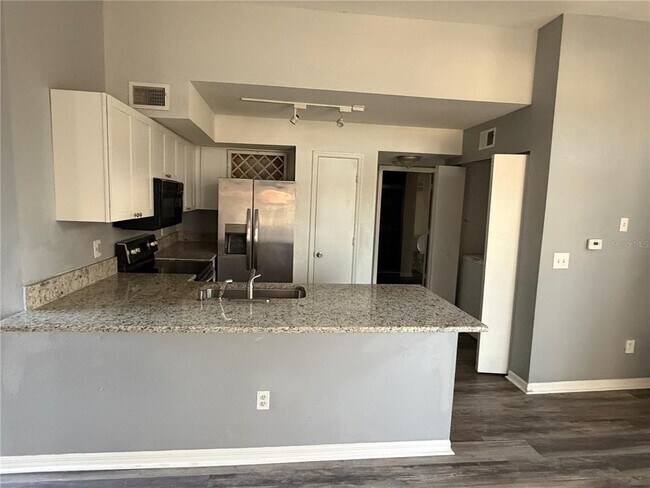 Building Photo - 7250 Westpointe Blvd