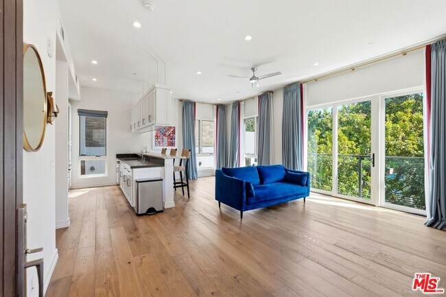 Foto del edificio - 1041 N Spaulding Ave