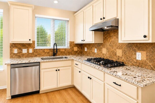 Foto del edificio - 4205 Bent Wood Ct