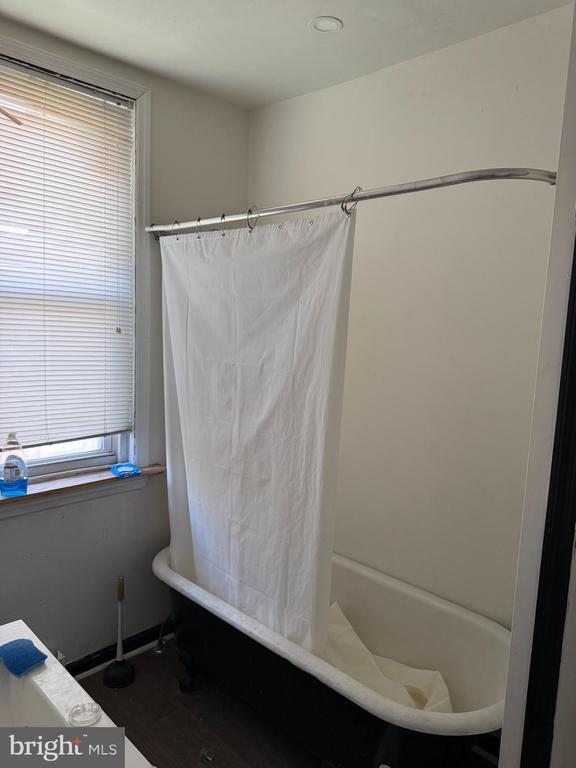 Building Photo - 5336 Vine St