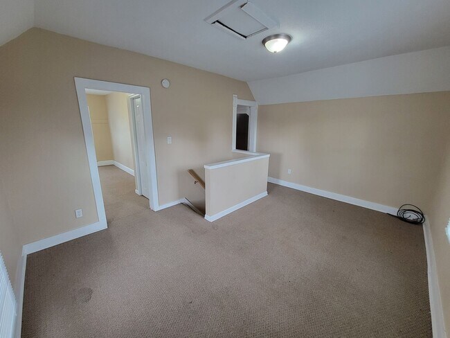 Foto del edificio - 916 W Hillside St