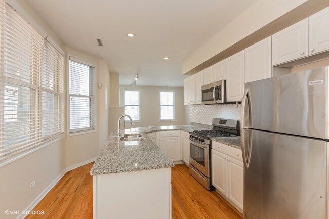 Foto del edificio - 823 W Armitage Ave
