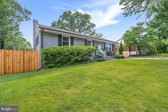 Building Photo - 4610 Coachway Dr