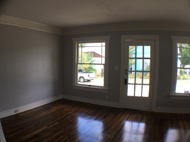 Living Room toward Fairmount (east) - 1330 Fairmount Ave