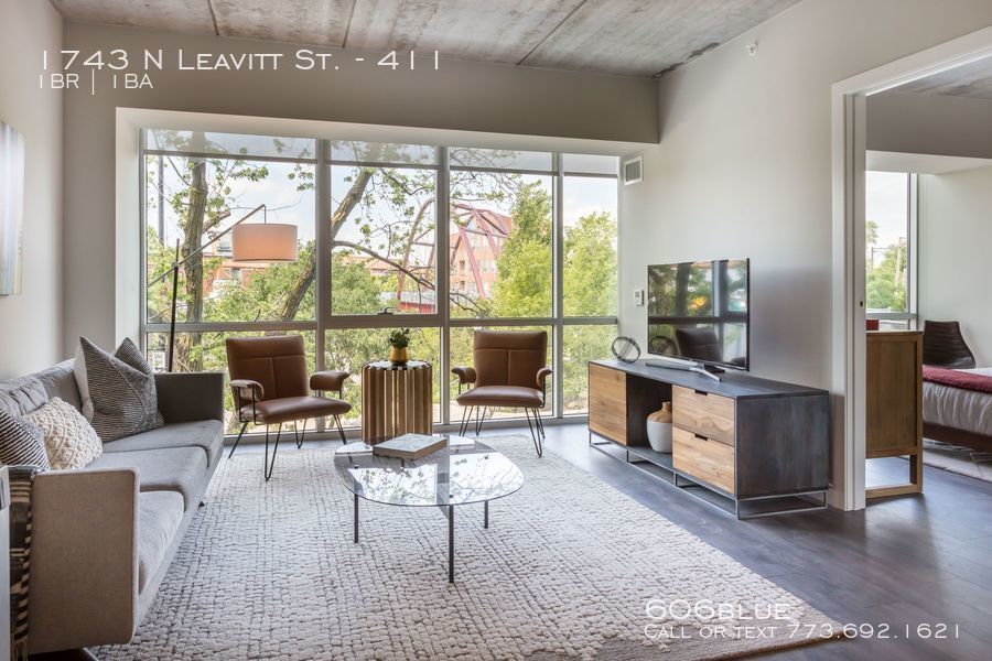 Primary Photo - 1743 N Leavitt St