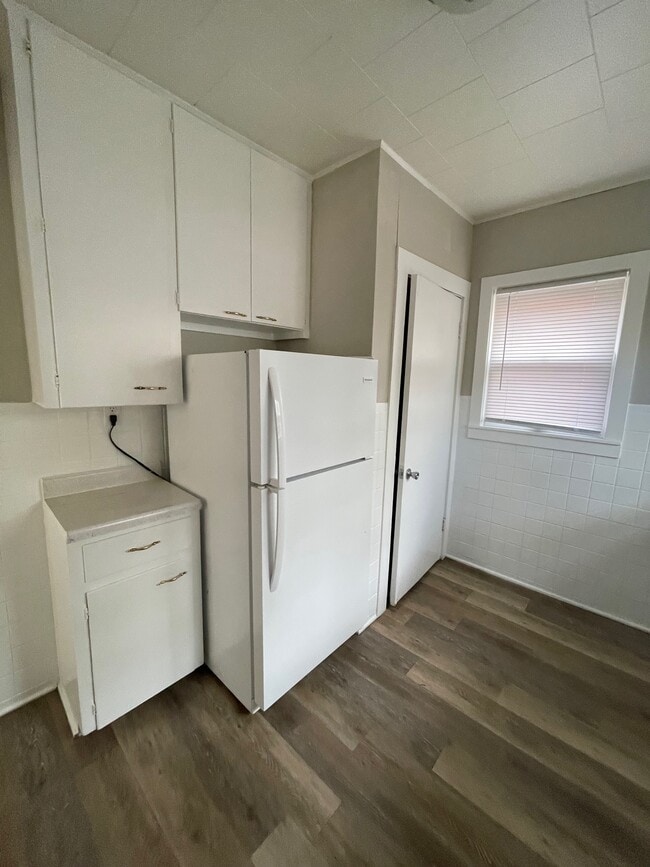 Building Photo - 1337 Nelson Ave