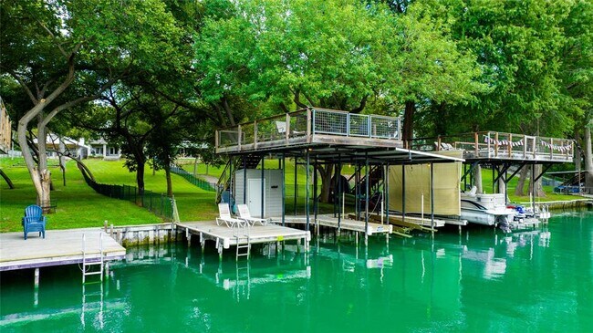 Foto del edificio - 1035 Timber Elm