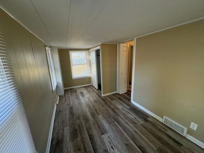 Building Photo - 3 Bedroom Rental in Hamilton School Distri...