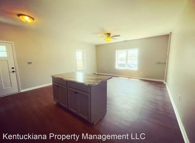 Building Photo - 1 br, 1 bath House - 620 East 5th Street