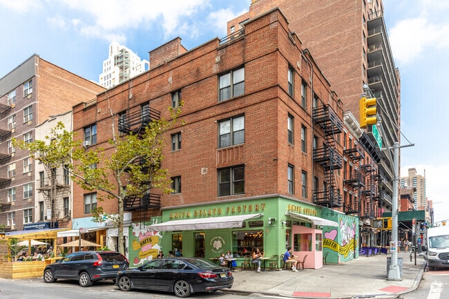 Building Photo - 247 E 81st St