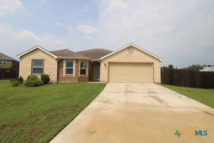 Primary Photo - 5301 Eagles Nest Dr