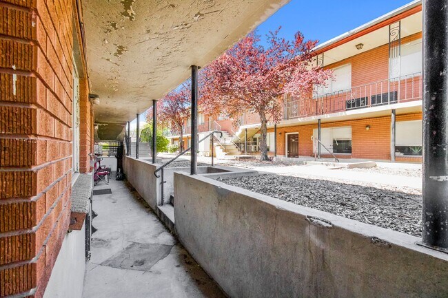 Foto del edificio - 1365 S Emery Street