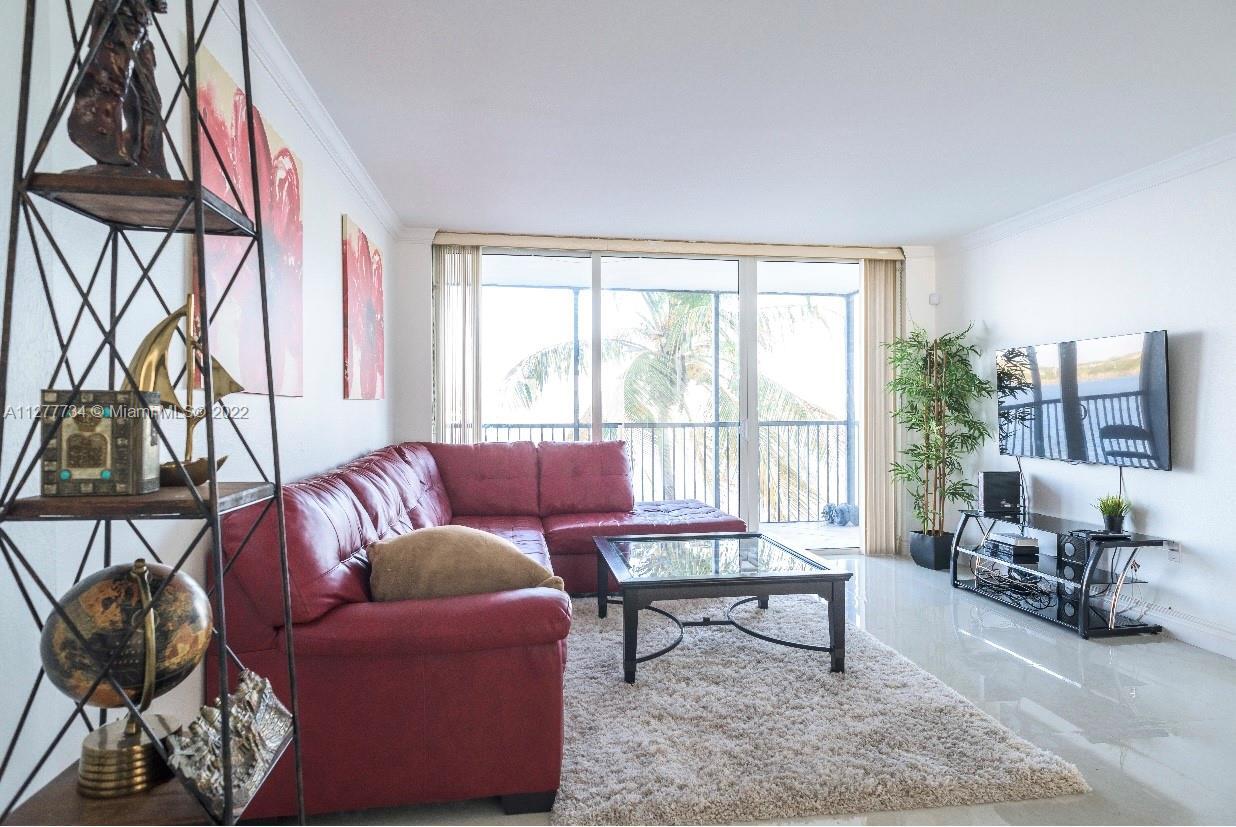 Foto principal - 1175 NE Miami Gardens Dr